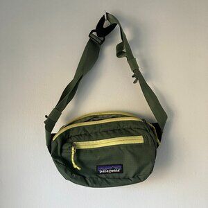 Patagonia Ultralight Black Hole Hip Pack – Green w/ Yellow Accents